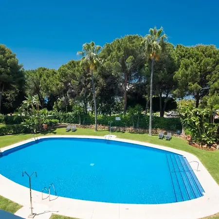 Charming 2 Bedroom Trocadero Arena Area Apartment *