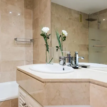 Apartment Charming 2 Bedroom Trocadero Arena Area *